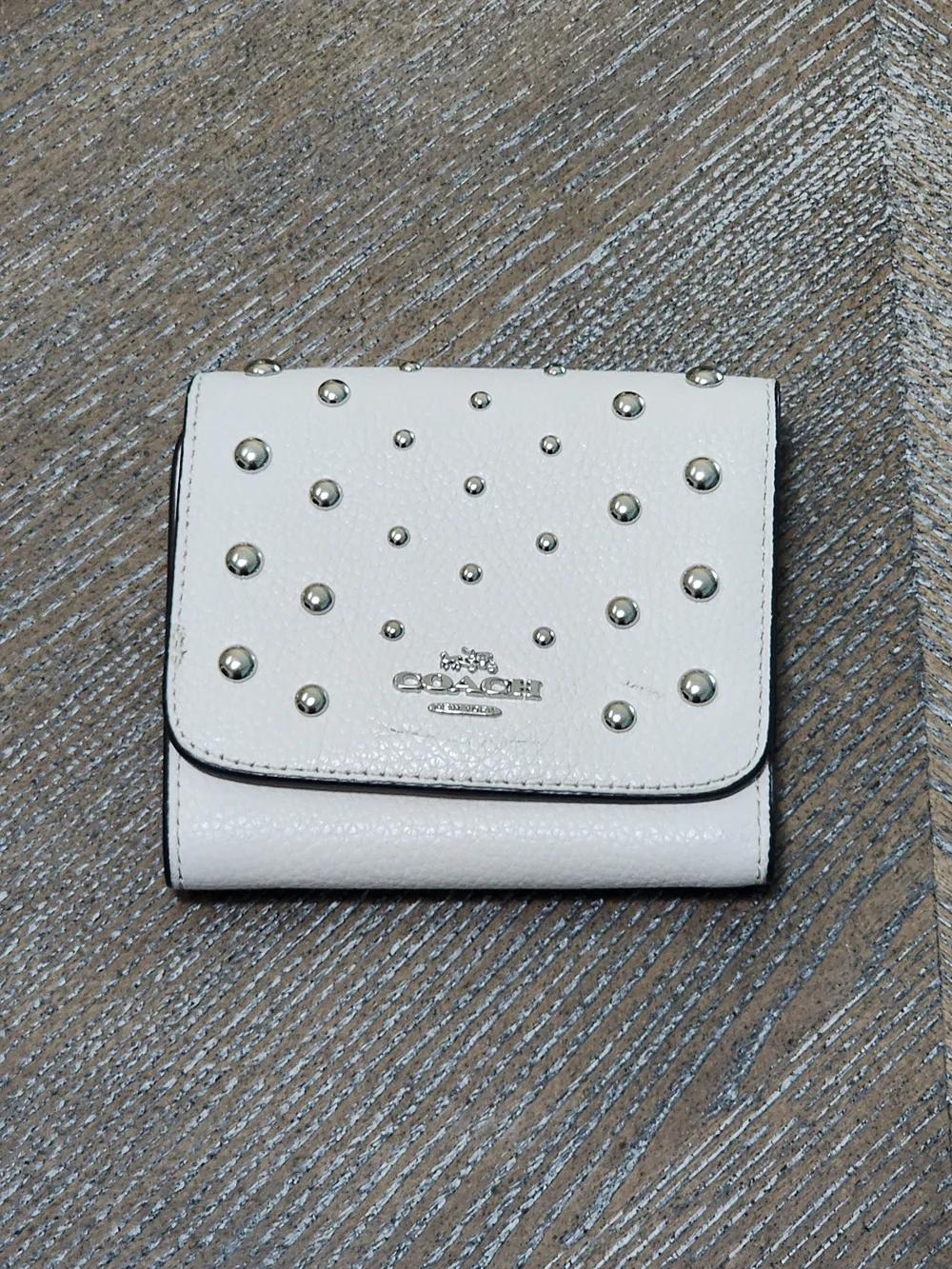 Coach White Studded Leather Compact Wallet - Picture 2 of 10